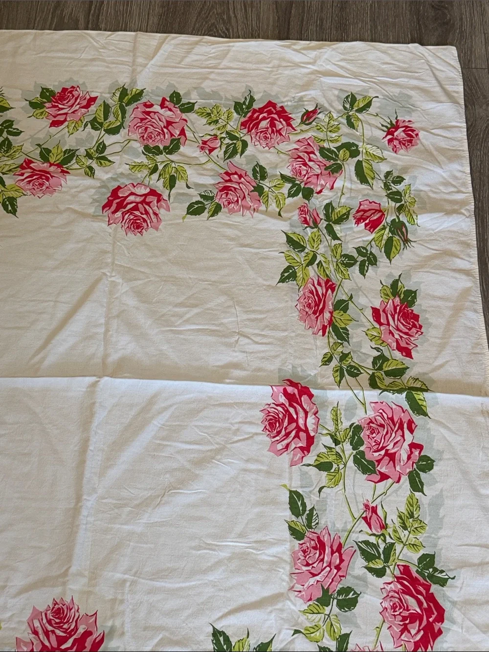 Vintage Rectangular Shabby Chic Cottagecore Table Cloth Cover with Cabbage Roses
